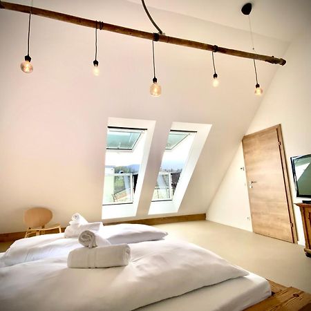Waterfront - Urbane Eleganz Am Bachufer Apartment วิลลาค ภายนอก รูปภาพ