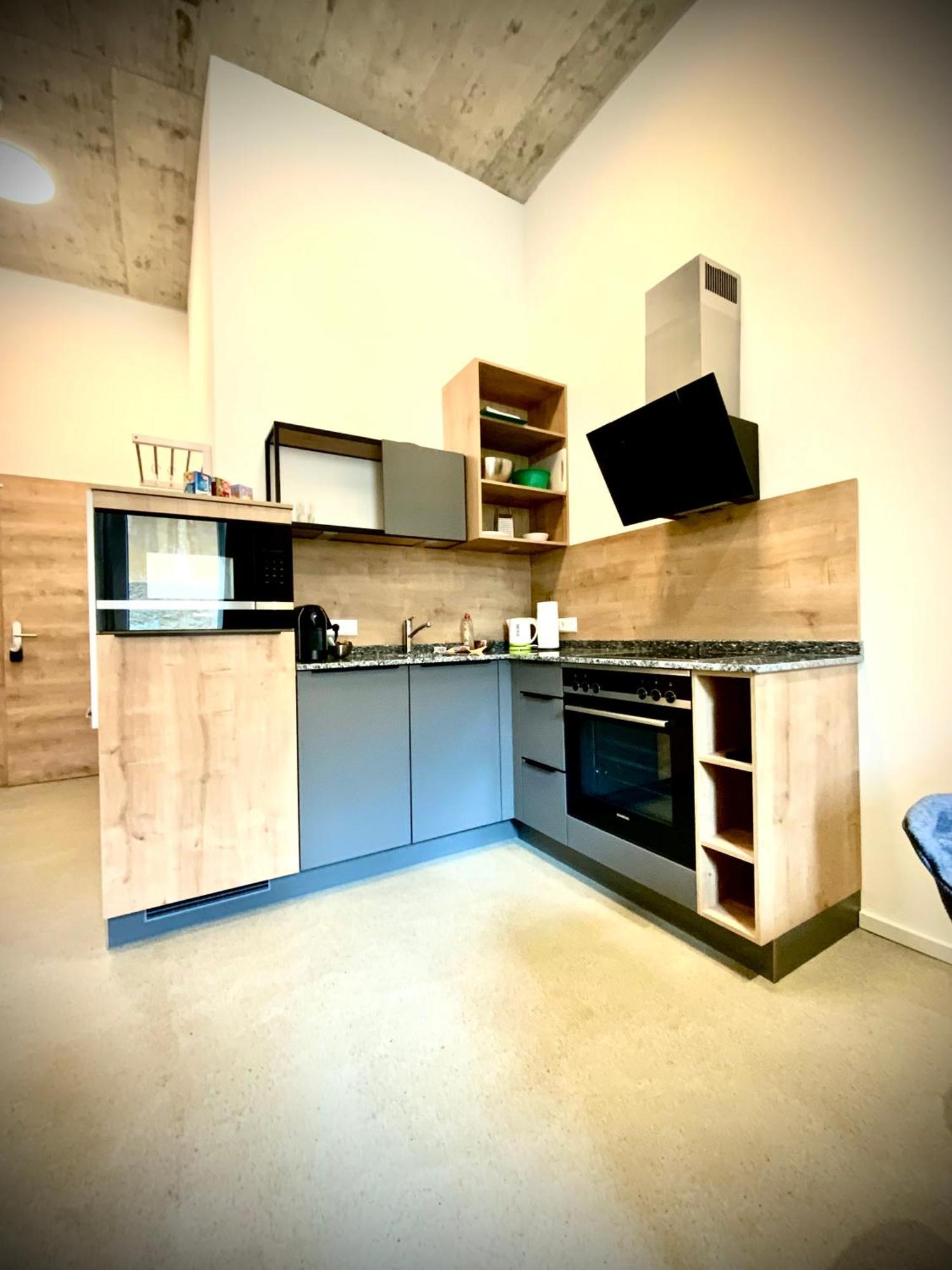 Waterfront - Urbane Eleganz Am Bachufer Apartment วิลลาค ภายนอก รูปภาพ