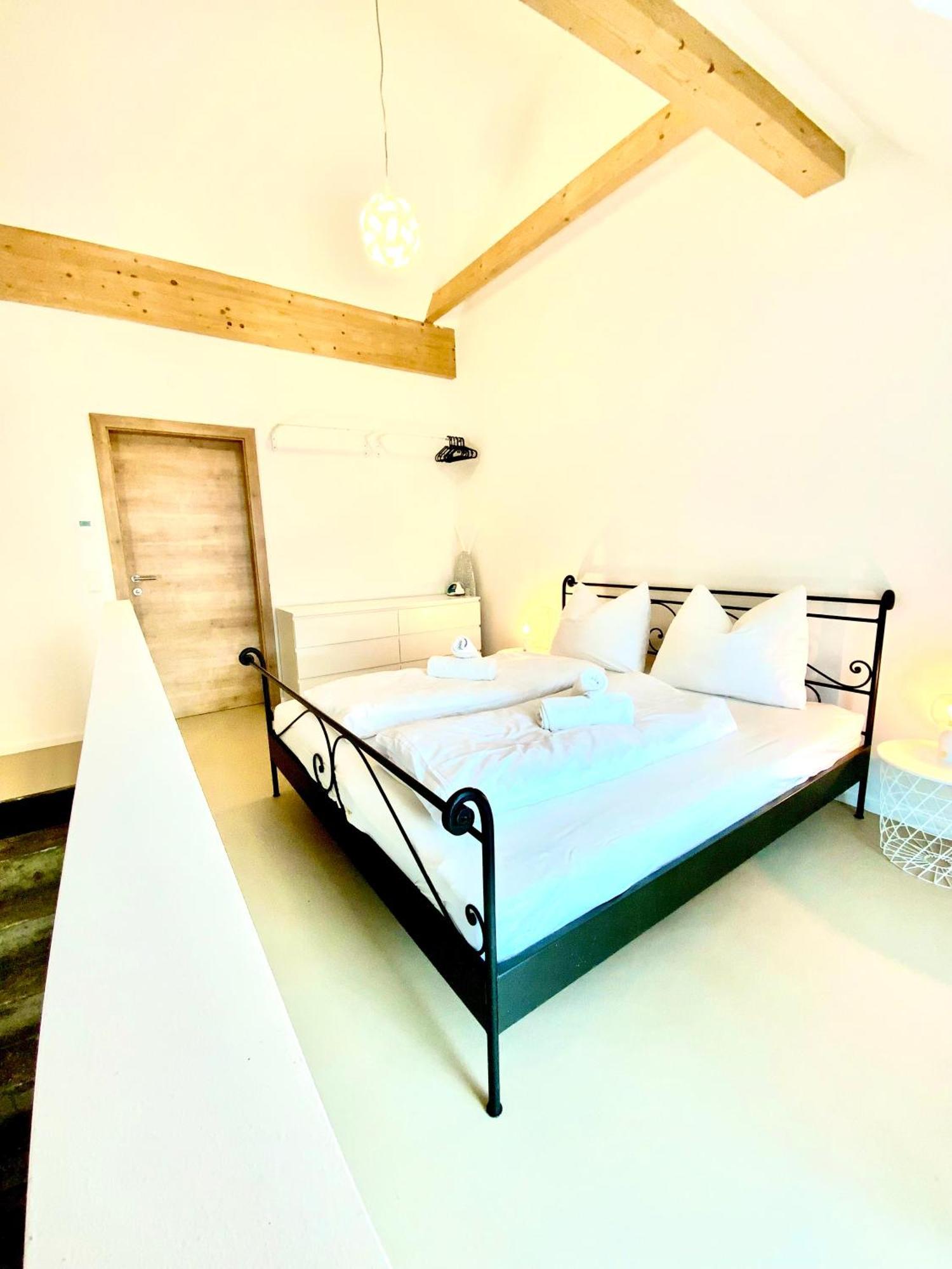 Waterfront - Urbane Eleganz Am Bachufer Apartment วิลลาค ภายนอก รูปภาพ